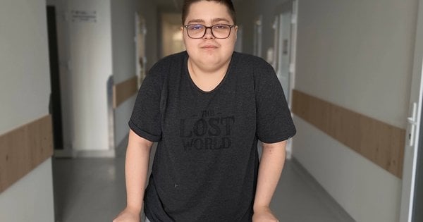 У Львові допомогли підлітку з рідкісною хворобою кісток