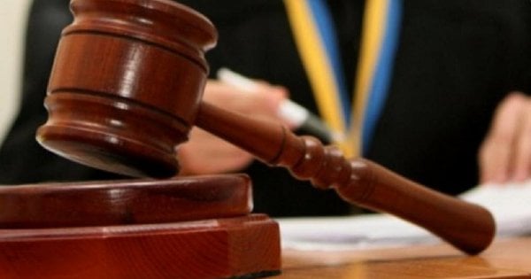 У Львові розглядали справу жінки, мати обвинуваченого у вбивстві військового ТЦК, яка напала на поліцейського під час затримання