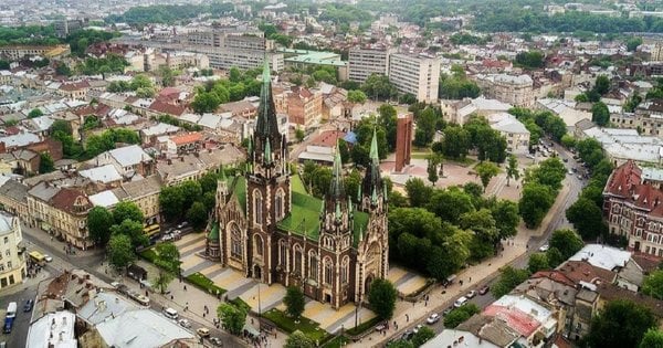 Відновлення статуї святої Єлизавети на церкві Ольги та Єлизавети у Львові
