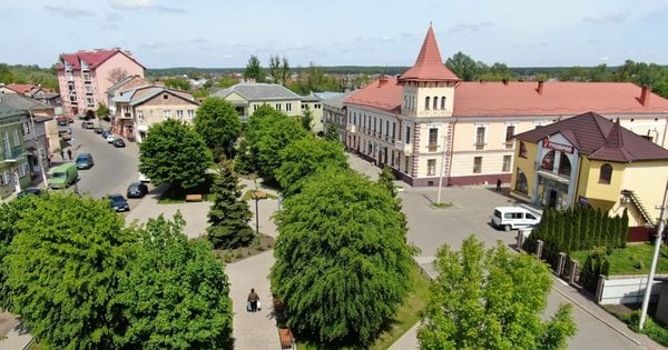 Вишневе місто суду: визначні місця, туристичний шлях, фотографії
