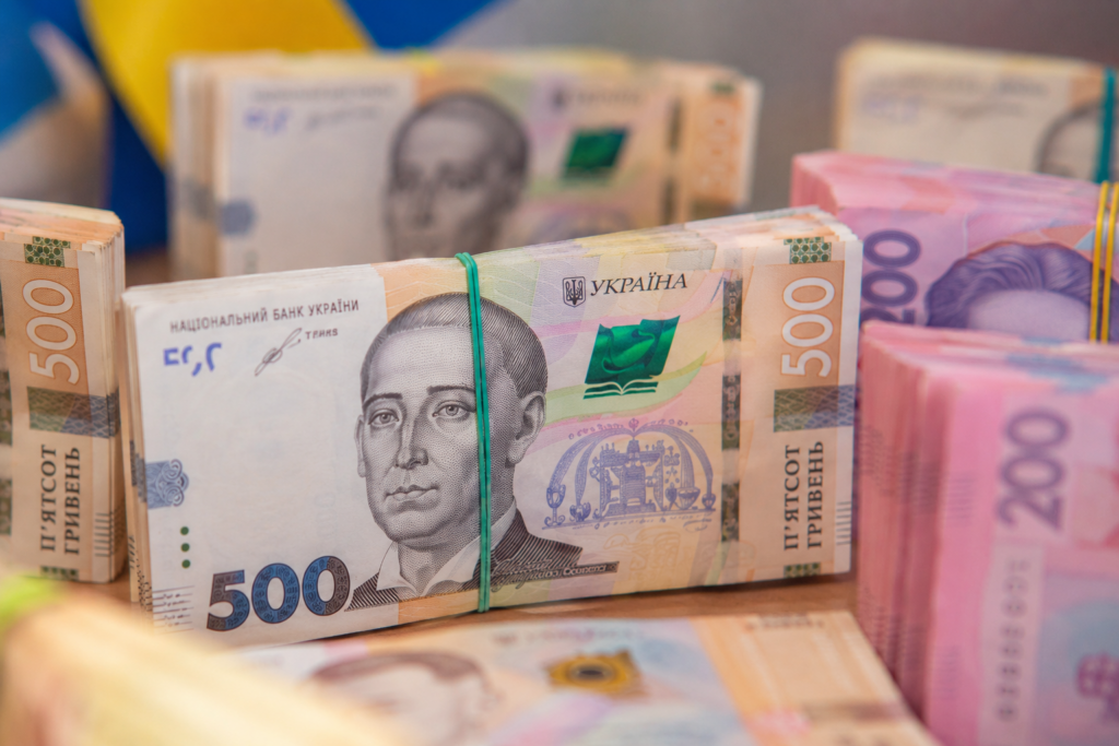 Пенсійний фонд пояснив, хто отримає разову виплату до Дня Незалежності-2026, які суми передбачені та кому треба подати заяву.