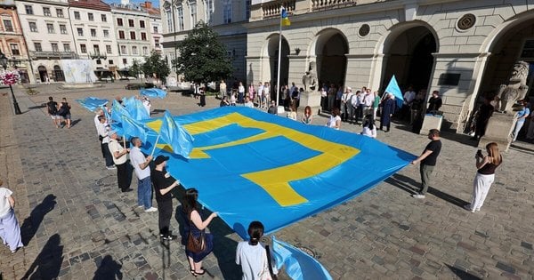 26 червня у Львові підняли прапор кримських татар – фото