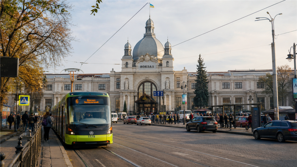 До вокзалу з Шевченківського