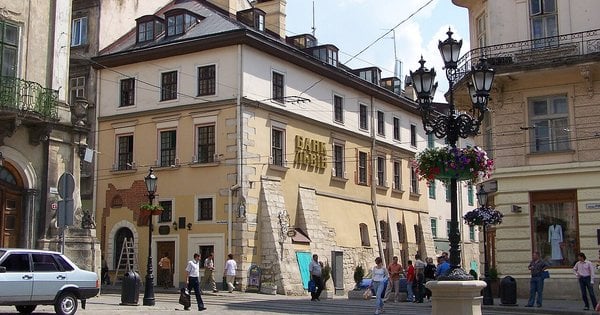 Креді Агріколь набуває банк Львів – АМКУ схвалив угоду