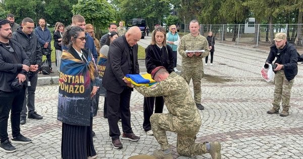 Помер колумбієць: у Львові провели в останню путь добровольця
