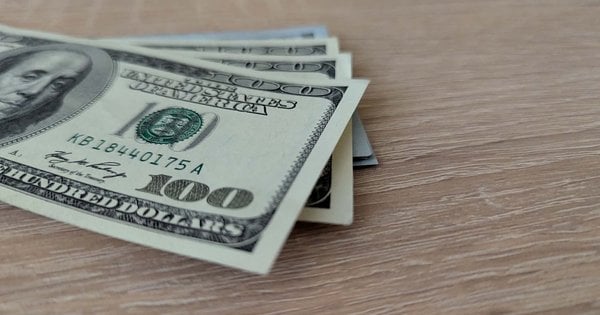 Приватний медичний університет у Львові: помічниця декана вимагала хабар у студента – що відомо