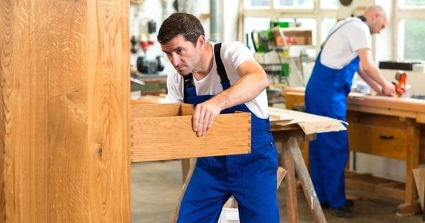 У Львівській області виставлено на продаж меблеве підприємство за 1,25 млн доларів, власниками якого є депутати та бізнесмени