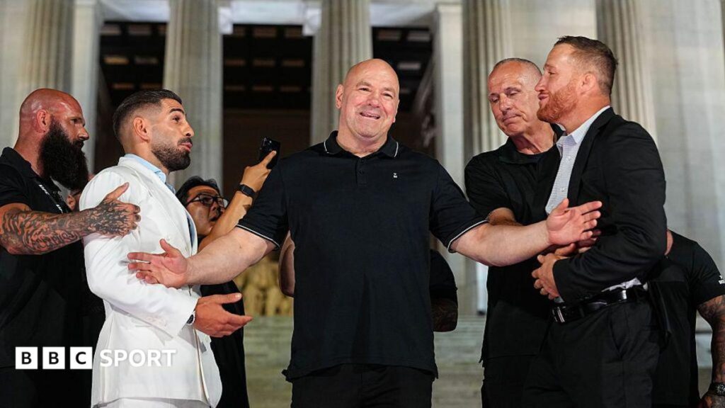 UFC Білий дім: Ілія Топурія штовхає Джастіна Гейджі біля Меморіалу Лінкольна