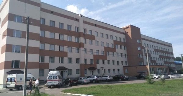На Рівненщині медика та його дружину покарали штрафом у 7000 доларів за хабара за відтермінування.