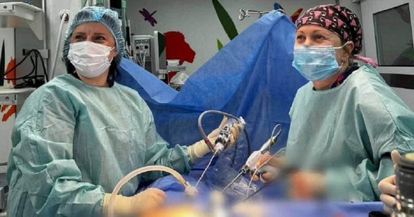 Незвичайна операція у Львові: успішне лікування 11-річної дівчинки з подвійною маткою