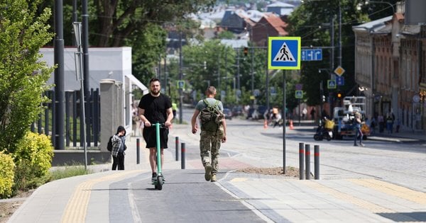 Встановили перші 11 зон з обмеженням швидкості для електросамокатів у Львові