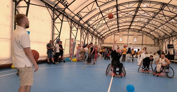 Для Unbroken у Львові облаштували спортивний майданчик з інклюзією: фото