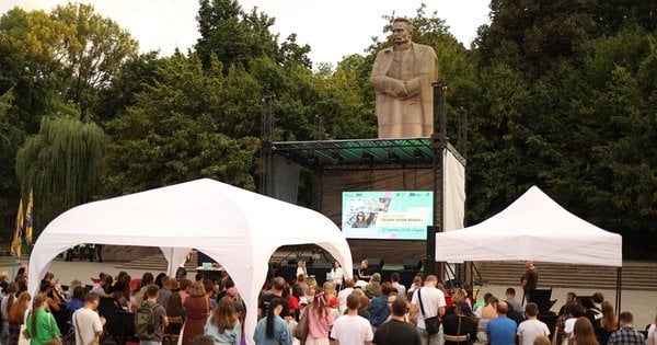 Львівська Книжкова Площа 2026: дата, місце та програма книжкового обміну