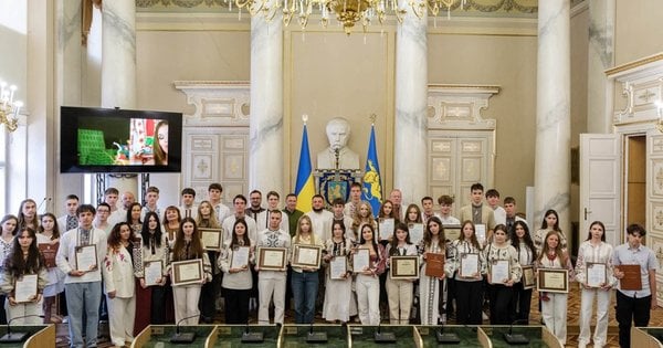 Львівська обласна рада нагородила грошовими преміями випускників з найвищими результатами НМТ