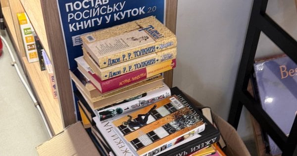 Російські книги обмінюють на дрони - де у Львові можна віддати макулатуру
