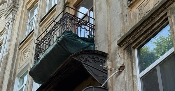 Власницю житла в історичній будівлі Львова примусили за свій рахунок відновити балкон