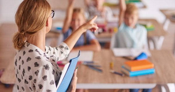Які вчителі з Прикарпаття потрапили до топ-50 найкращих педагогів України - фото