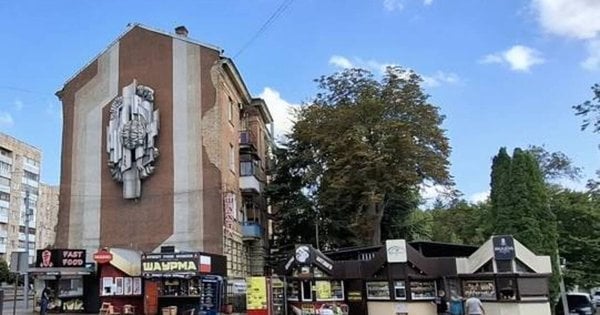 Два торгові павільйони на Соборній в Рівному мають бути знесені: судове рішення