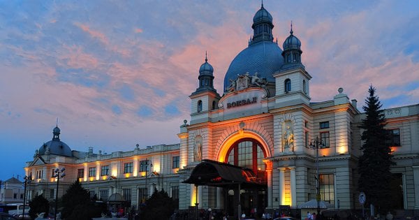 На залізничному вокзалі у Львові відкриють фудкорт від Львівських круасанів – подробиці