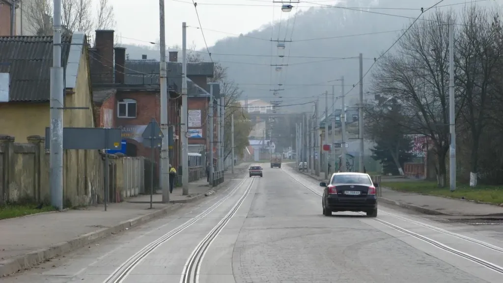 план забудови з макетом будинків на столі, без людей