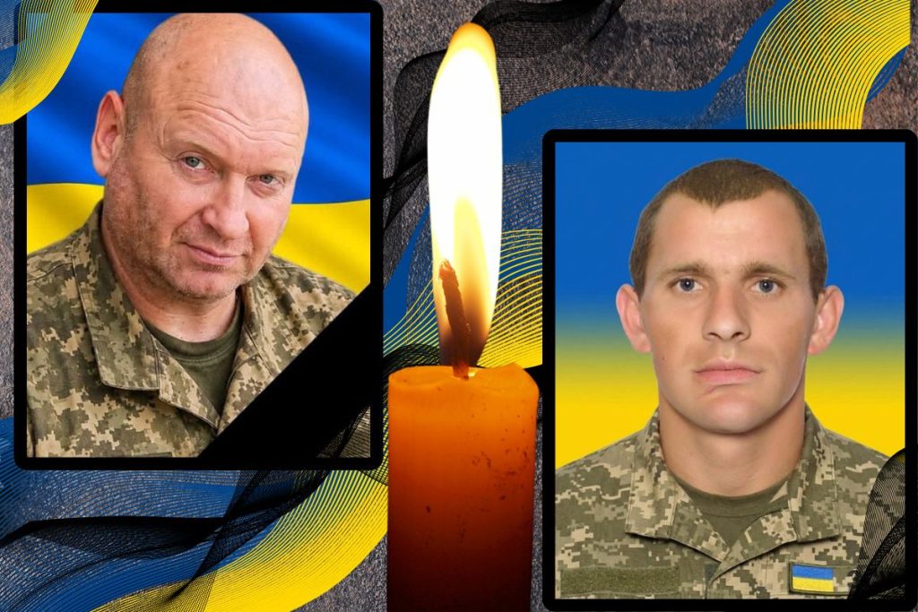 згорнутий військовий шарф, берці і свічка на столі
