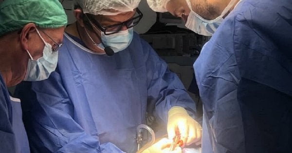 Інноваційна хірургічна операція у Львові: спільна робота польських і українських лікарів з видалення грижі за унікальною HYPR-технікою