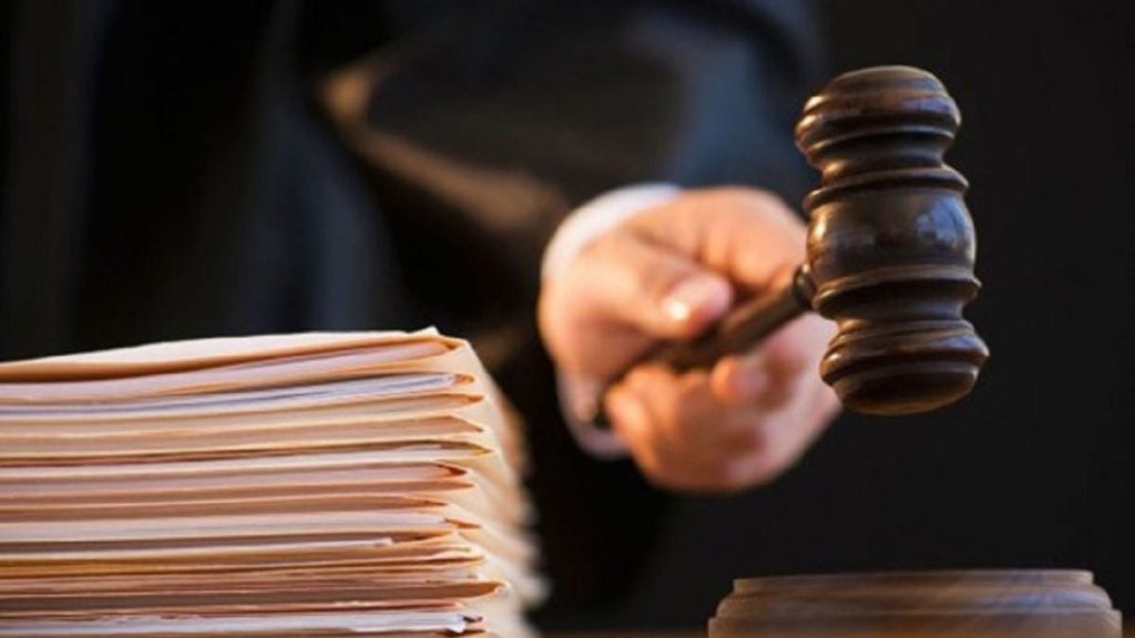 Львівський суд засудив за нелегальне вивезення військового за межі країни