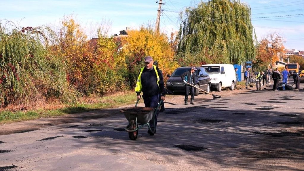 Мешканці Загвіздя власноруч відновили шлях Івано-Франківськ — Старий Лисець