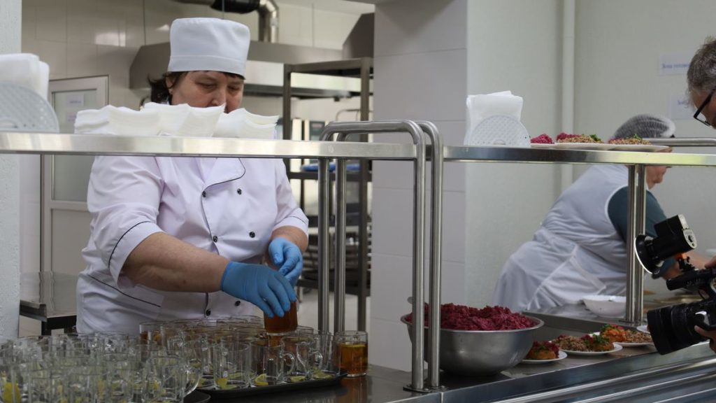 Спалах інфекції сальмонельозу в Рівному: підтверджено випадки у 13 учнів з трьох різних шкіл