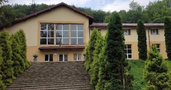 Відновлення туристичної бази Карпати у Львівській області: розкриття деталей завищених витрат на мільйони